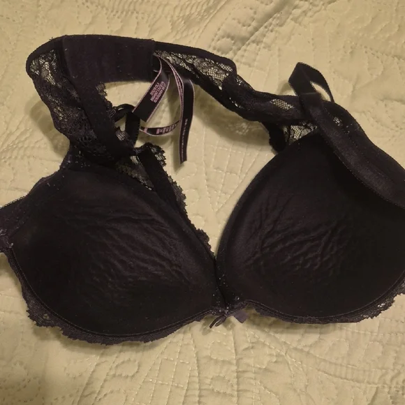 Victoria's Secret Black Underwire Bra with Molded Cups - Picture 4 of 4